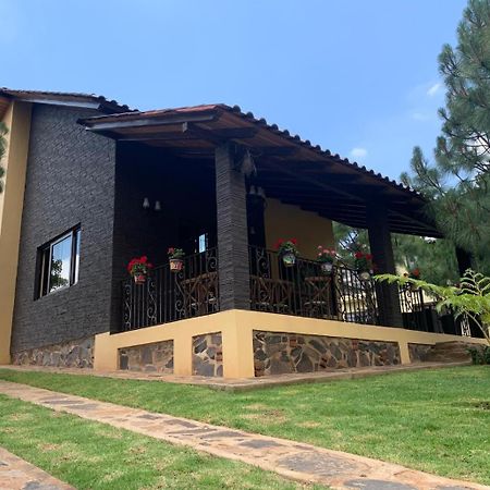 Cabana No.4 Puerta Del Bosque Mazamitla. Luaran gambar