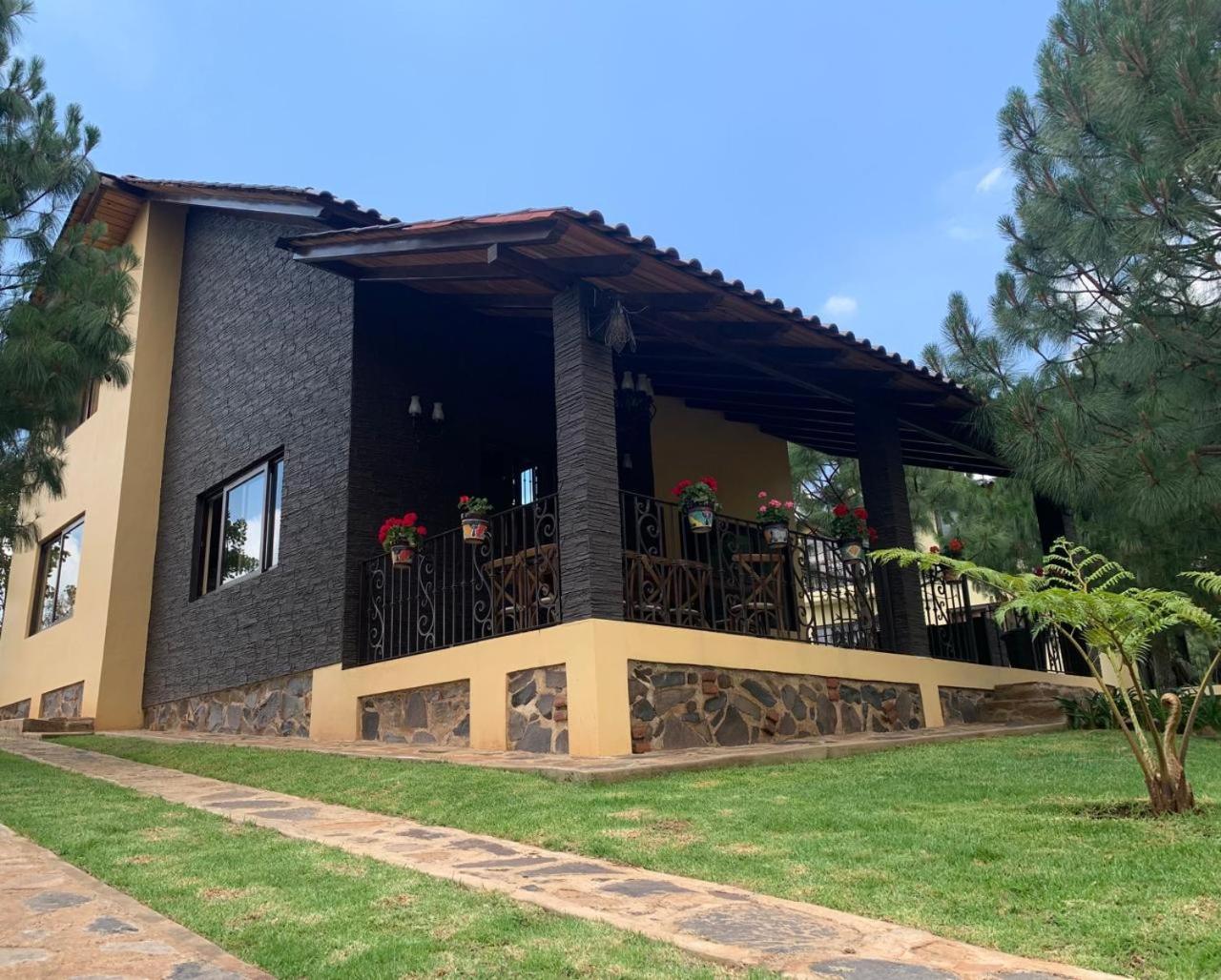 Cabana No.4 Puerta Del Bosque Mazamitla. Luaran gambar